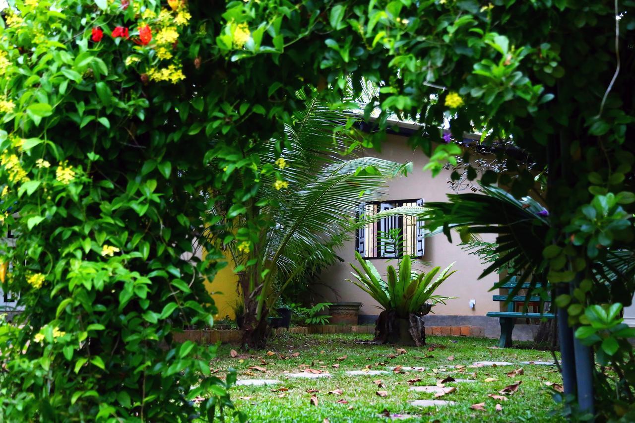 Coconut Villa Midigama East Exterior photo